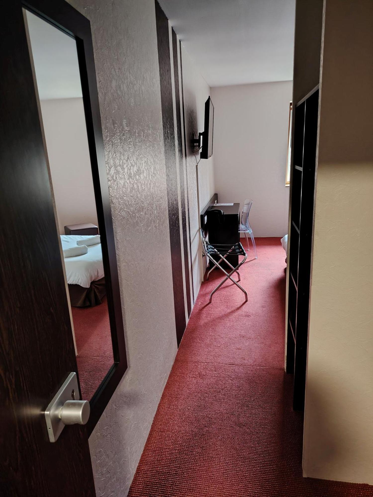 Kyriad Hotel 3*